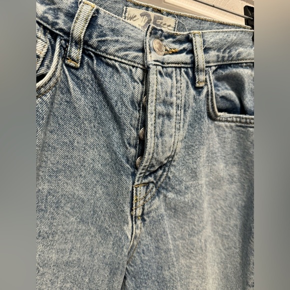 We The Free Womens Fast Times Mom Jeans High Rise Distressed Button Fly Sz 25 - Picture 7 of 12